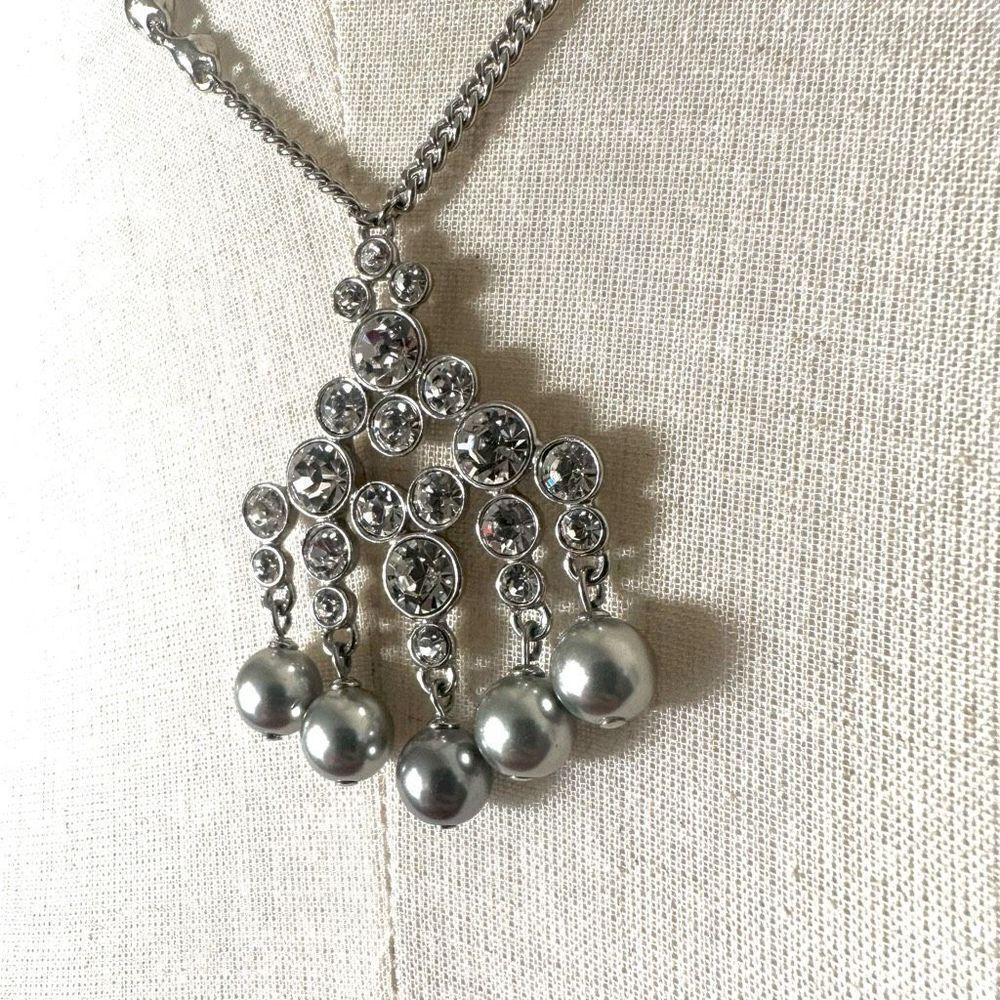 Givenchy rhinestone grey faux pearl pendant necklace - Picture 4 of 12